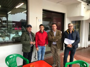 I Responsabili Moretta e Guida del Direttivo Baia Felix con l'Ass. Iovino del Comune di Cellole